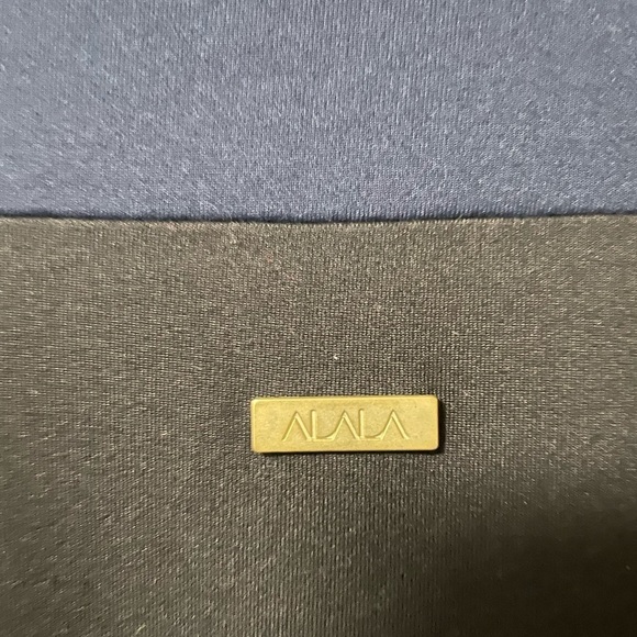 ALALA Mesa Zip-Front Colorblock Active Bomber Jacket. Size X-Small - Picture 13 of 13